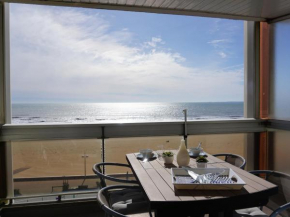 Beau studio 4 pers avec balcon et parking face à la mer - FR-1-323-427